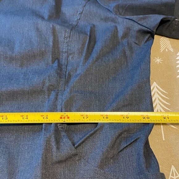 Butter-soft Stretch Women’s Scrub top, NWT, size L. (S108) - Picture 9 of 10